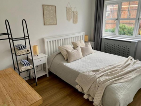 3 Bedroom House 2 stops from London Bridge